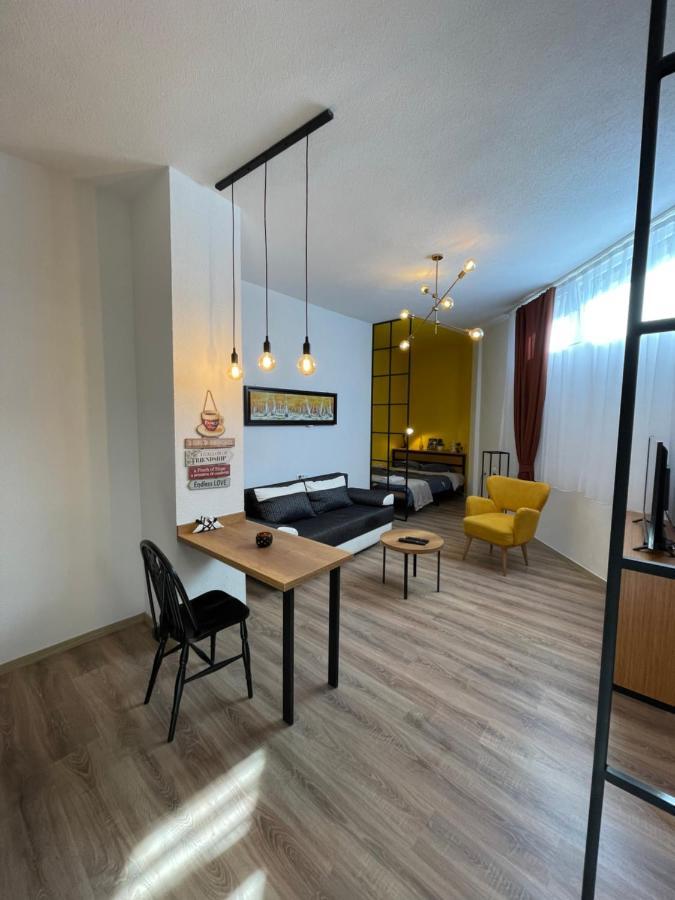 Ora-Prn, Studio Apartment In The City Centre Pristina Exterior foto