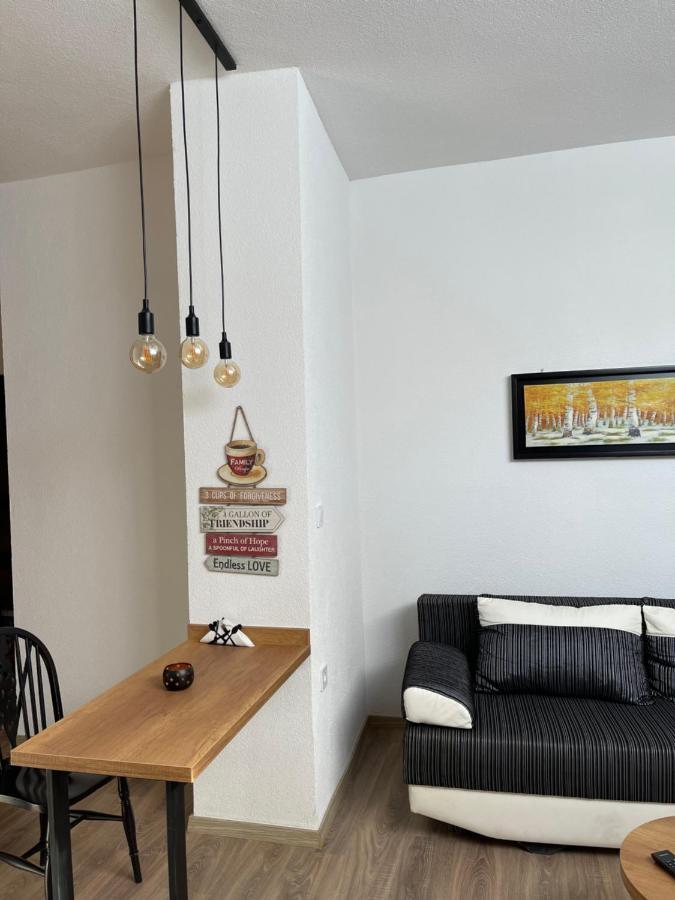 Ora-Prn, Studio Apartment In The City Centre Pristina Exterior foto