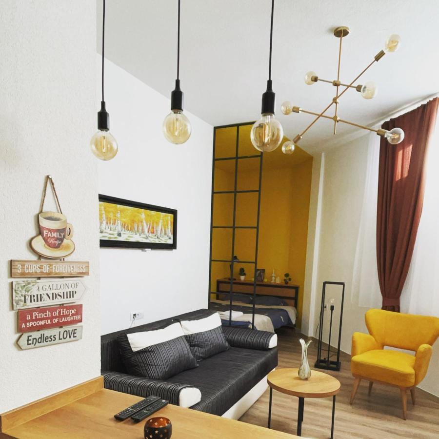 Ora-Prn, Studio Apartment In The City Centre Pristina Exterior foto